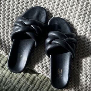 Seychelles Black Slide Sandals